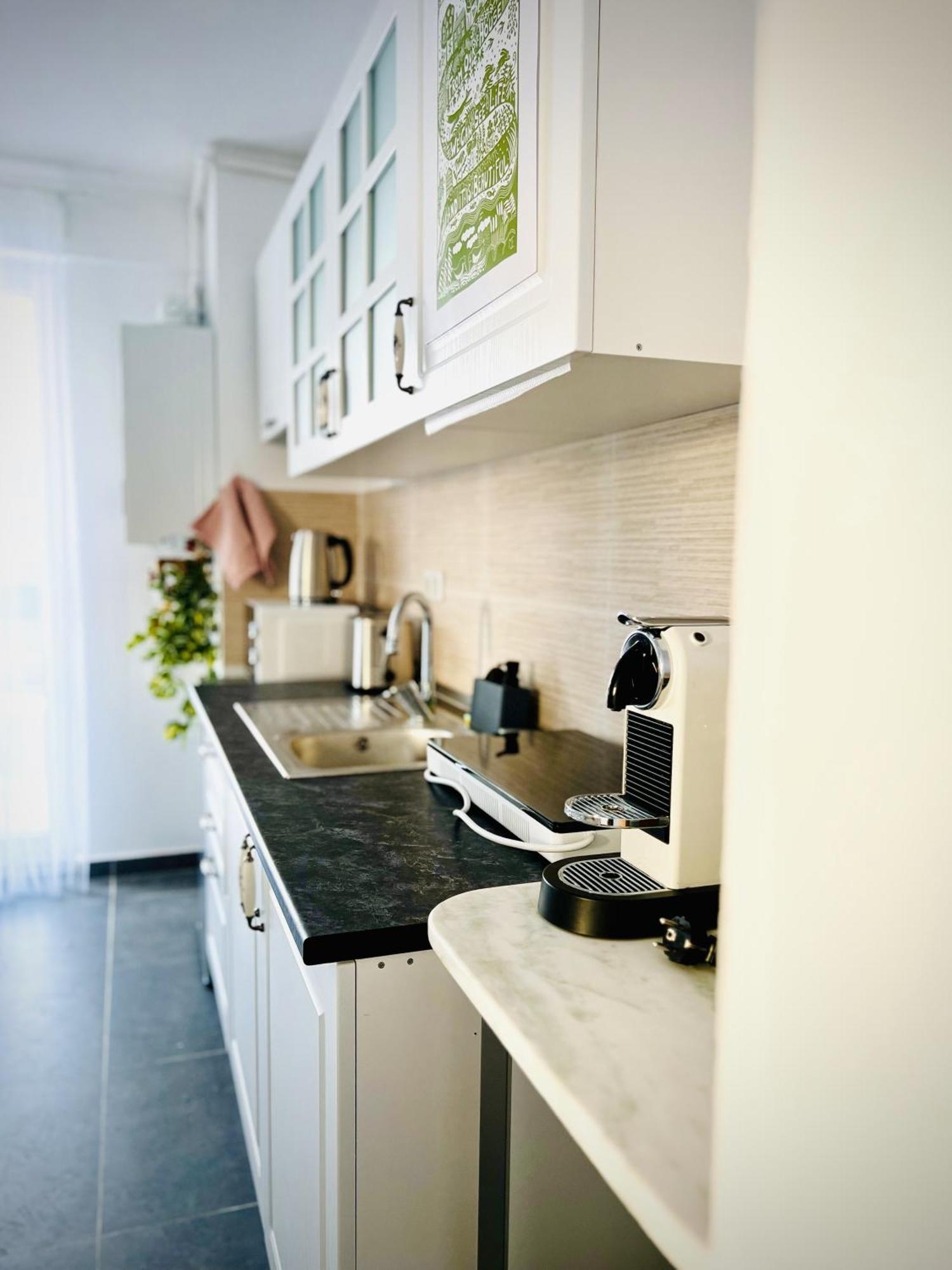 Airport Gardens Loft Apartment Otopeni Exterior photo