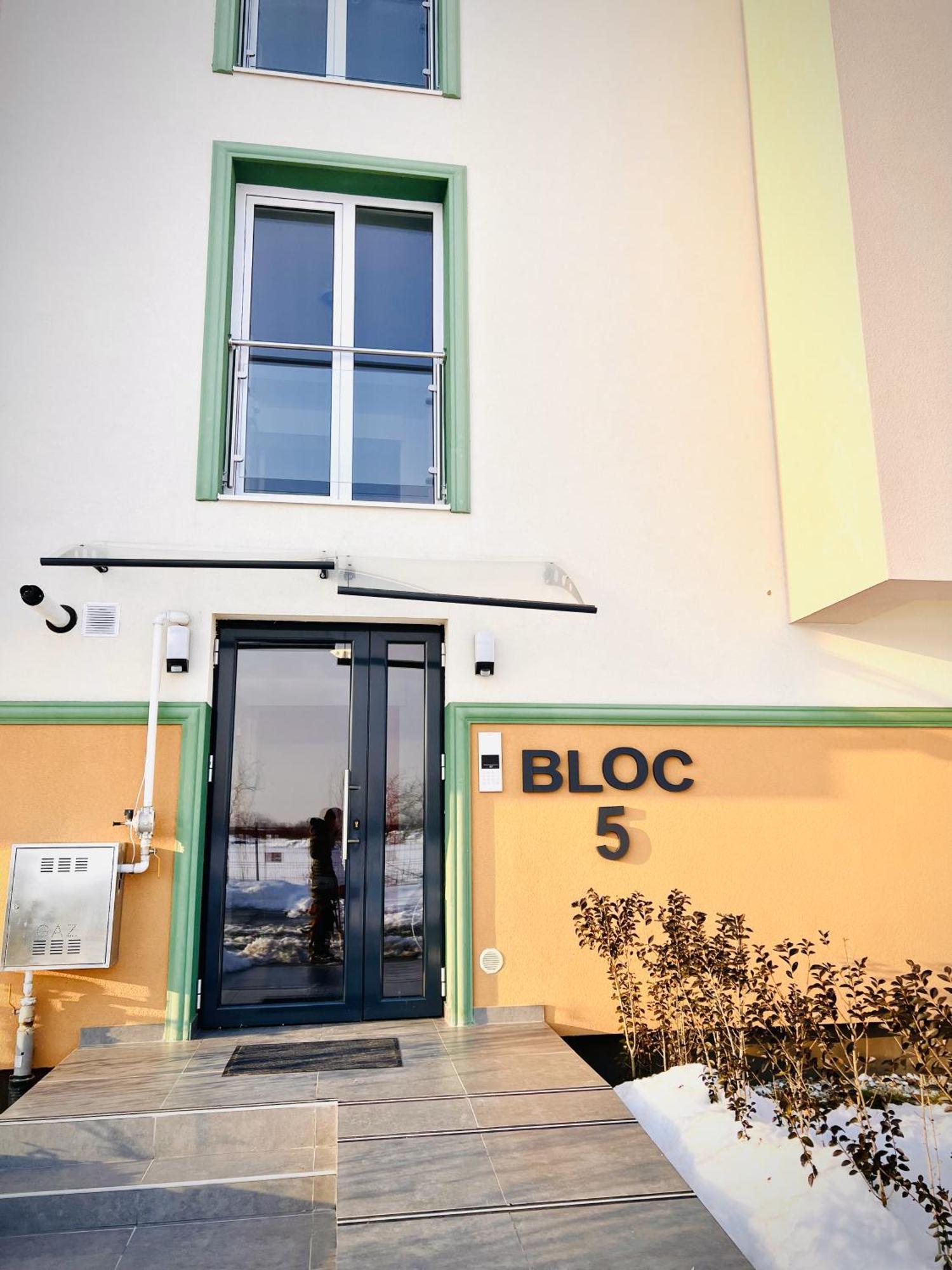 Airport Gardens Loft Apartment Otopeni Exterior photo